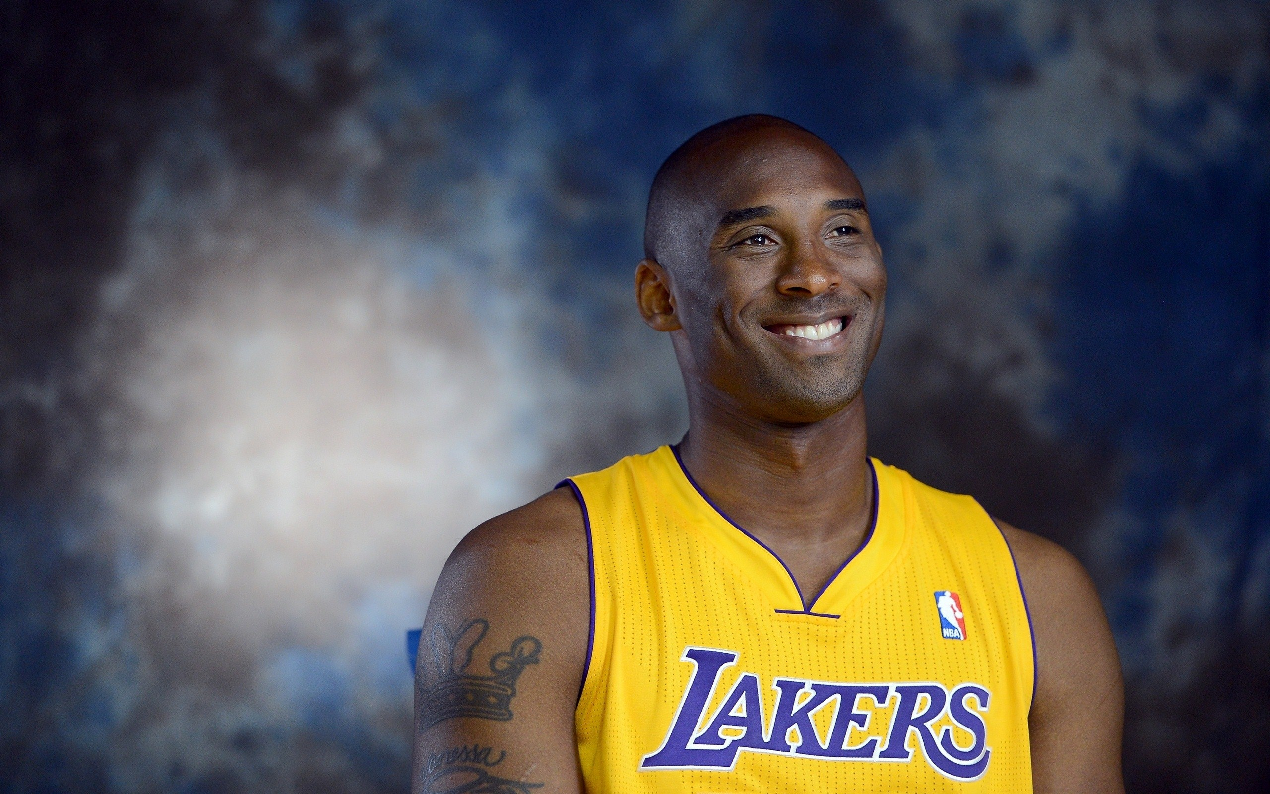 称赞他不仅 称赞他不仅