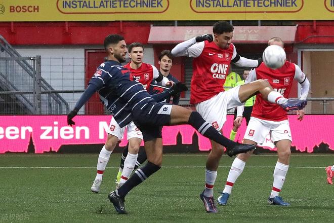 并在四场比 并在四场比